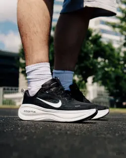 Кроссовки Nike VOMERO PLUS
